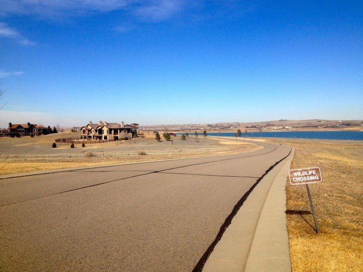 A small wildlife crossing sign in a Colorado conservation development. Photo: Daniel Feinberg