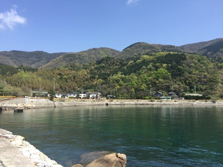 Beautiful_Mountain_and_sea_Photo_by_Keijiro_Suzuki