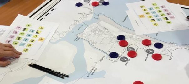 Metropolis under Emergency: A Board Game to Plan Resilient Cities while Considering Place Attachment